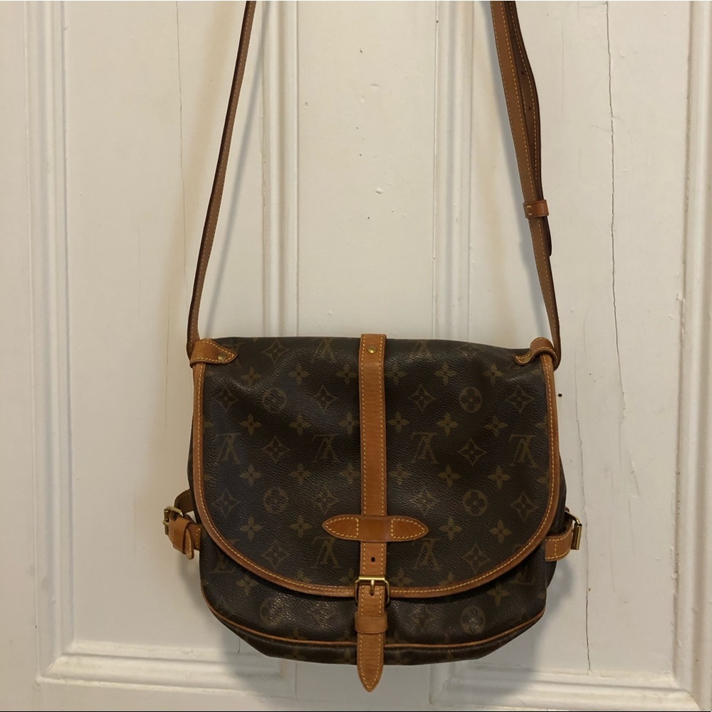 Louis Vuitton Vintage Saumur 30 Messenger Bag